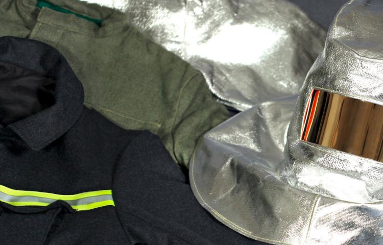 Schutzausrüstung HKO Helm und Jacke